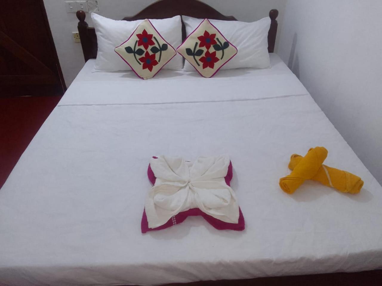 Winstar Homestay Sigiriya Esterno foto